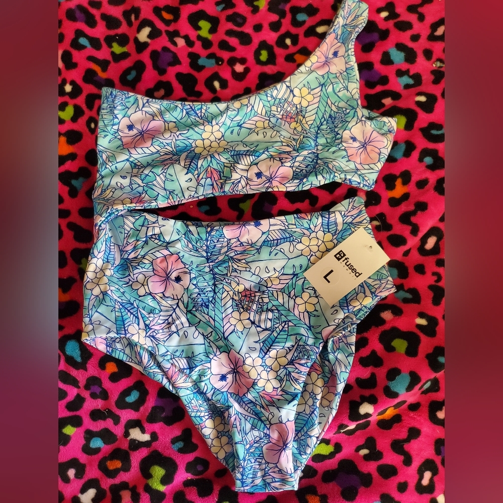 NWT Fused Hawaii Ho'okipa